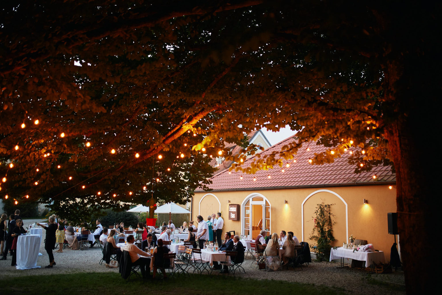 hochzeitslocation-schloss-blumenthal-aichach-hochzeitsfotograf-martin