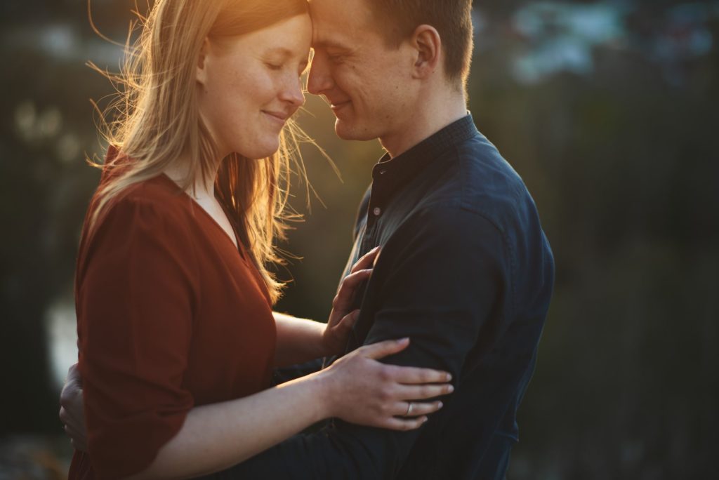 Paarfotos im Sonnenuntergang in Ulm